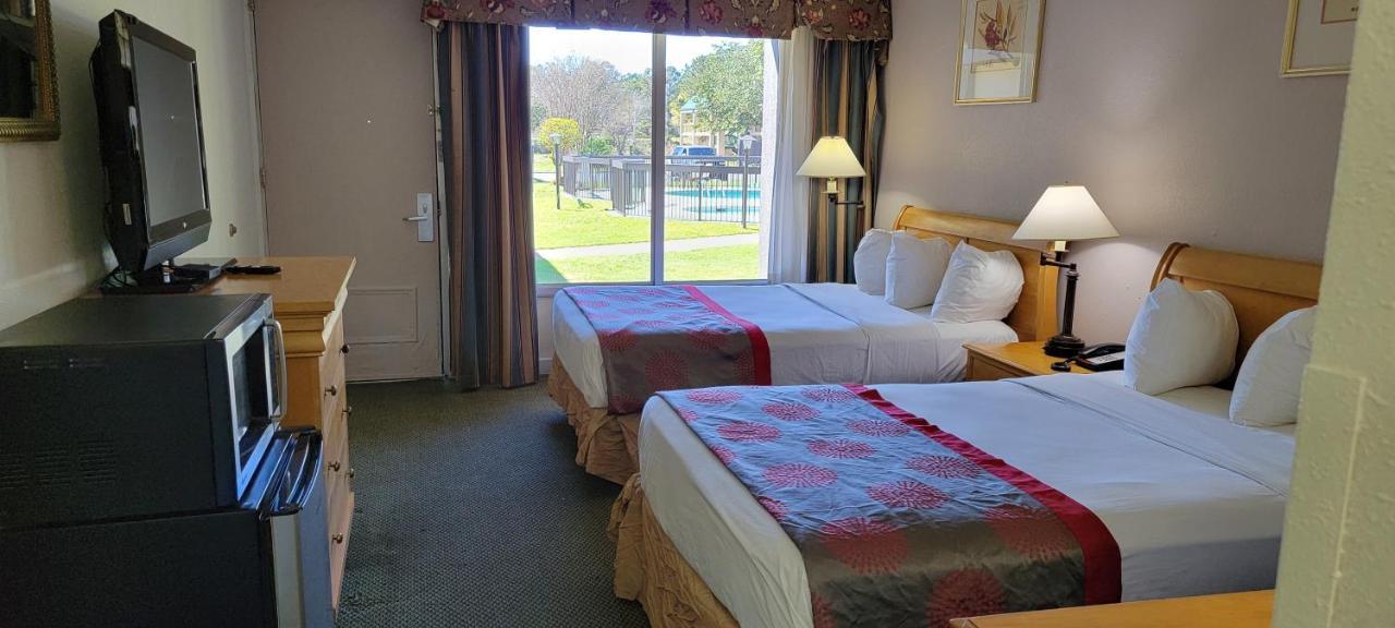 รามาดา บาย วินด์แฮม แอนด์ สวีท วอร์เนอร์ โรบินส์ Hotel ภายนอก รูปภาพ