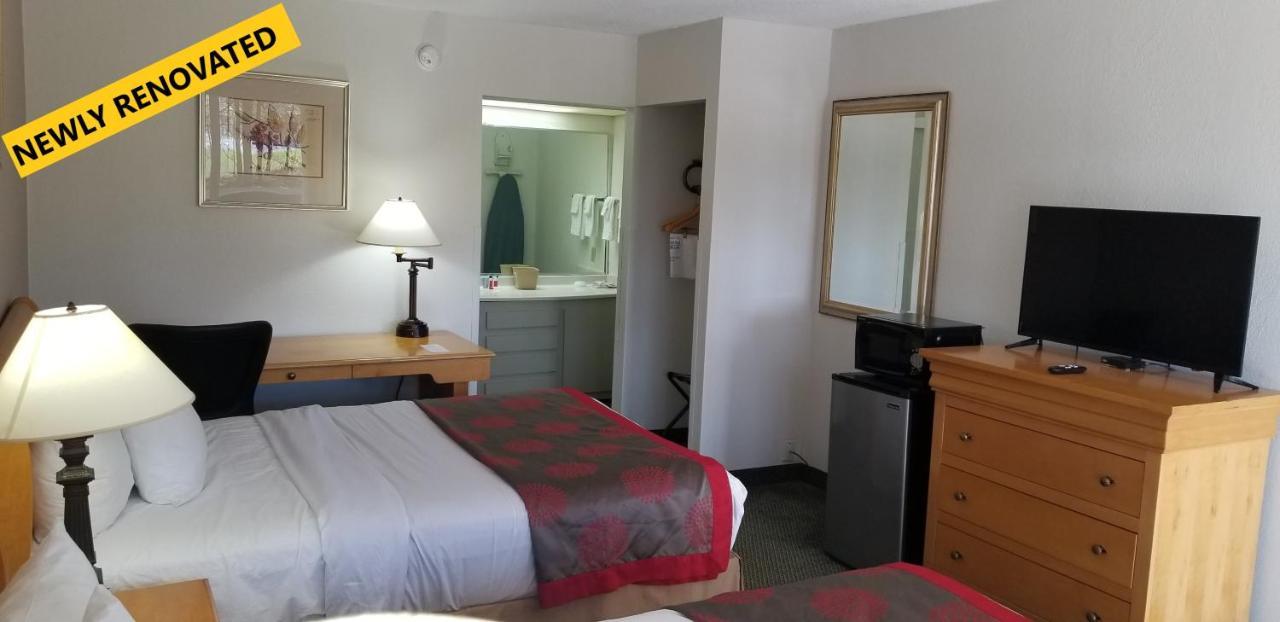 รามาดา บาย วินด์แฮม แอนด์ สวีท วอร์เนอร์ โรบินส์ Hotel ภายนอก รูปภาพ